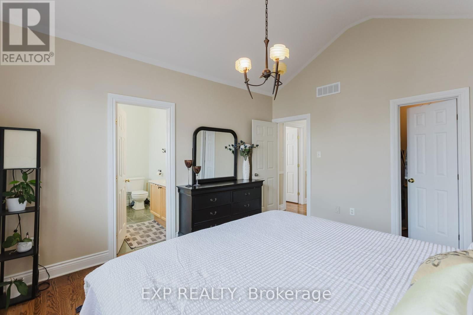 29 CASTLE GLEN CRESCENT Image 17