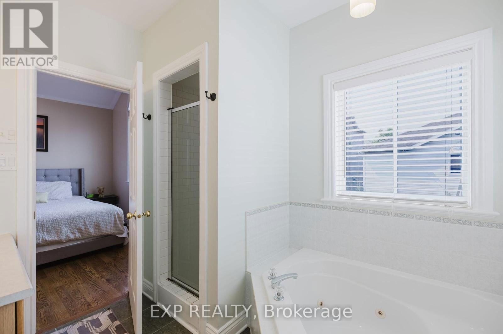 29 CASTLE GLEN CRESCENT Image 19