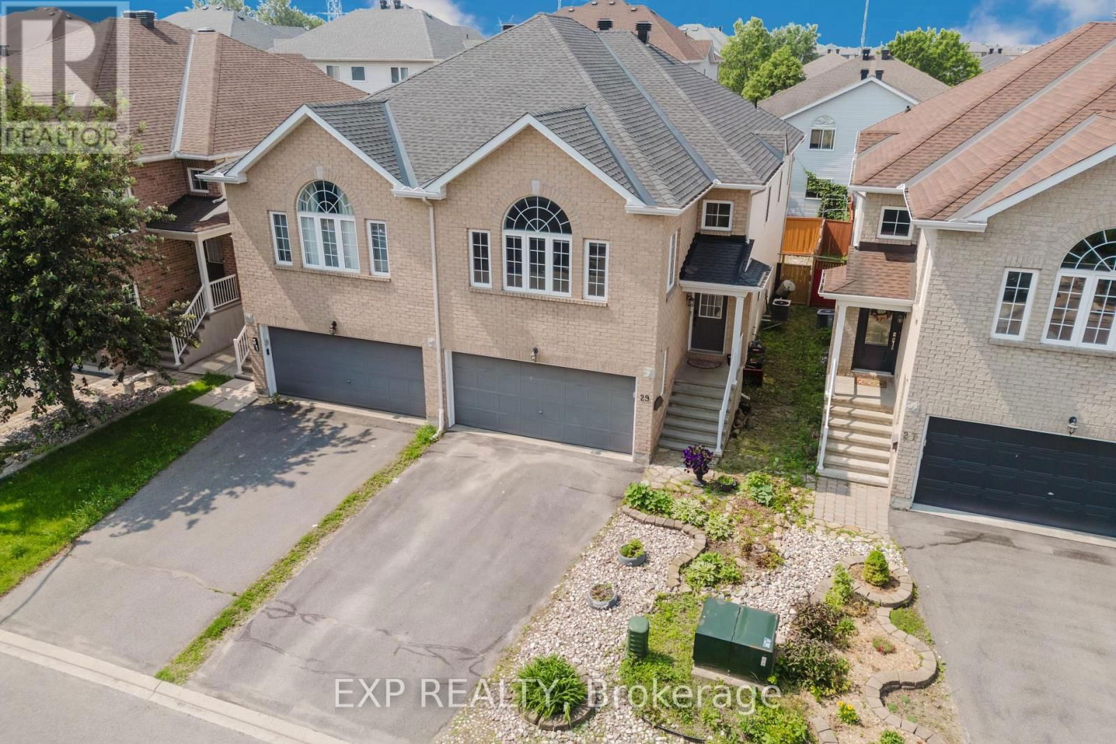 29 CASTLE GLEN CRESCENT Image 2