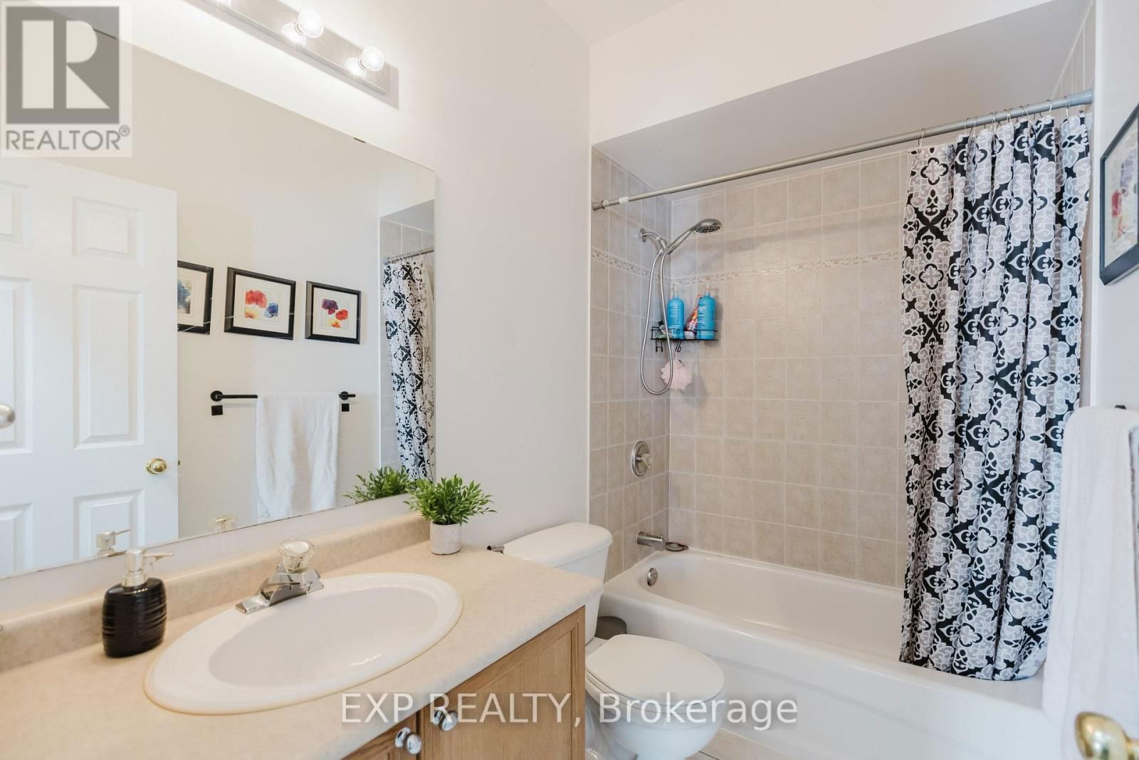 29 CASTLE GLEN CRESCENT Image 24