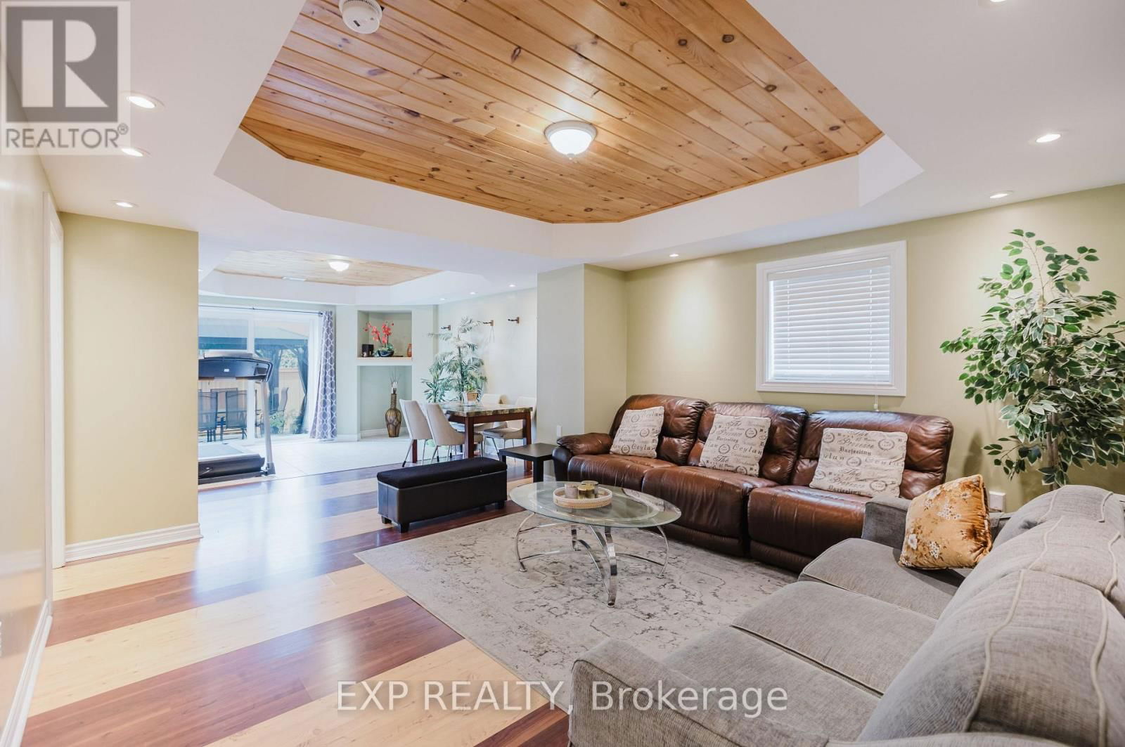 29 CASTLE GLEN CRESCENT Image 25