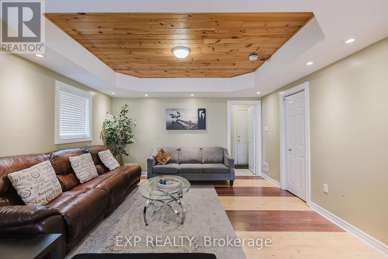 29 CASTLE GLEN CRESCENT Image 27