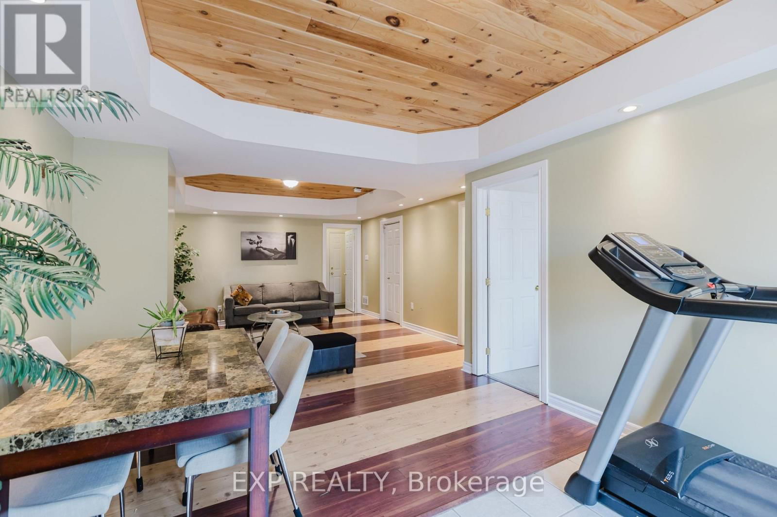 29 CASTLE GLEN CRESCENT Image 30
