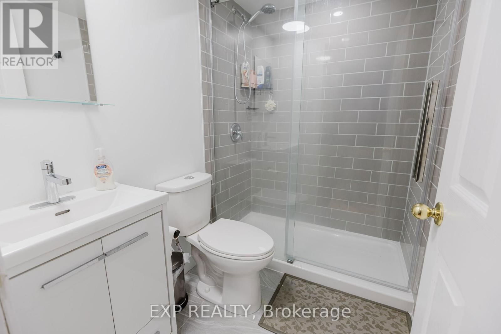 29 CASTLE GLEN CRESCENT Image 33