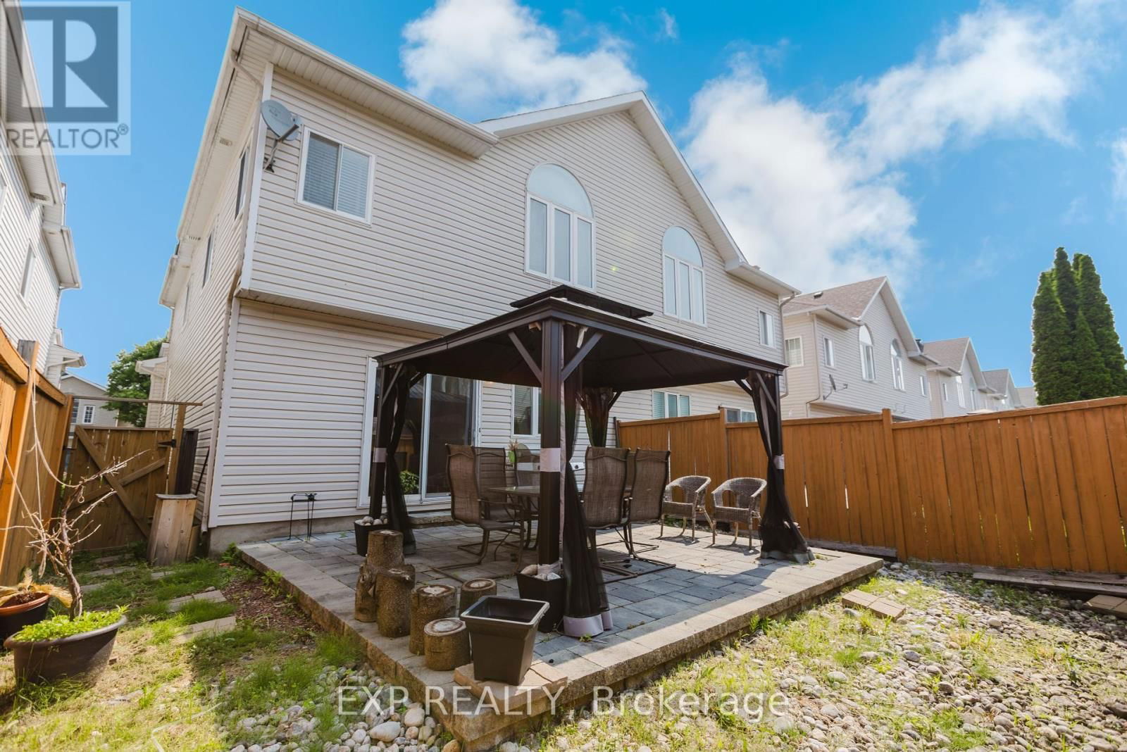 29 CASTLE GLEN CRESCENT Image 35