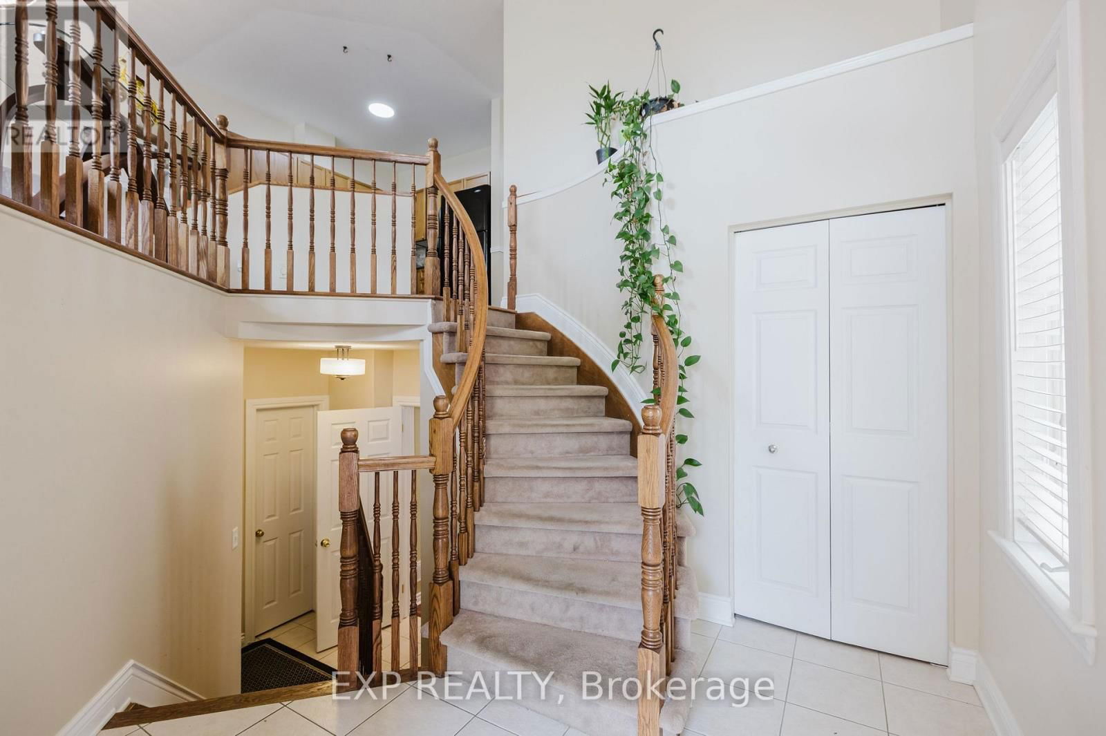 29 CASTLE GLEN CRESCENT Image 4