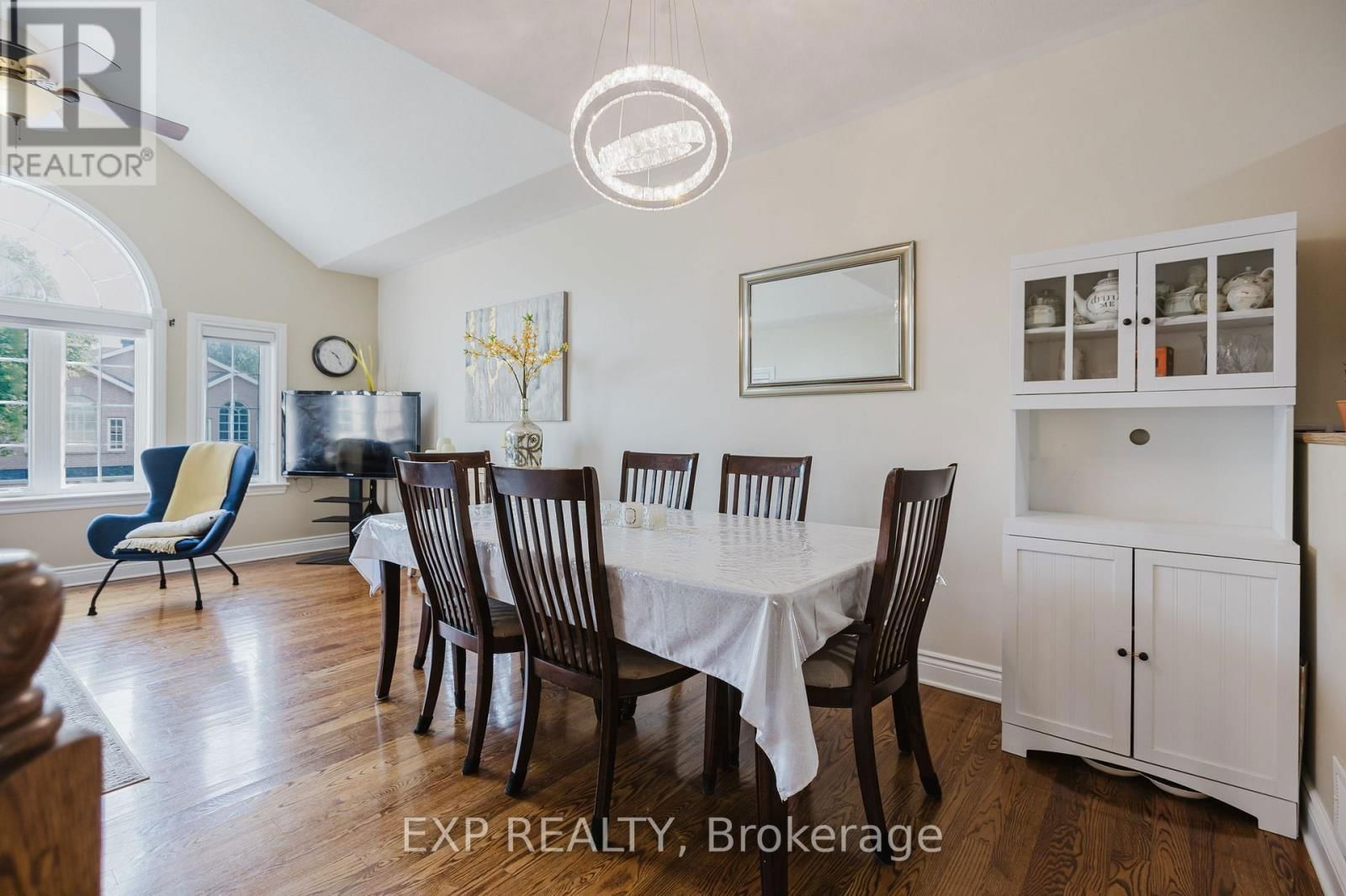 29 CASTLE GLEN CRESCENT Image 7