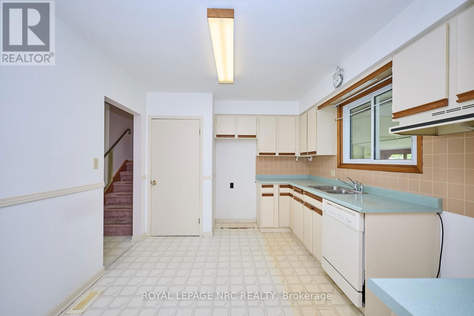 4682 PINEDALE DRIVE Image 11