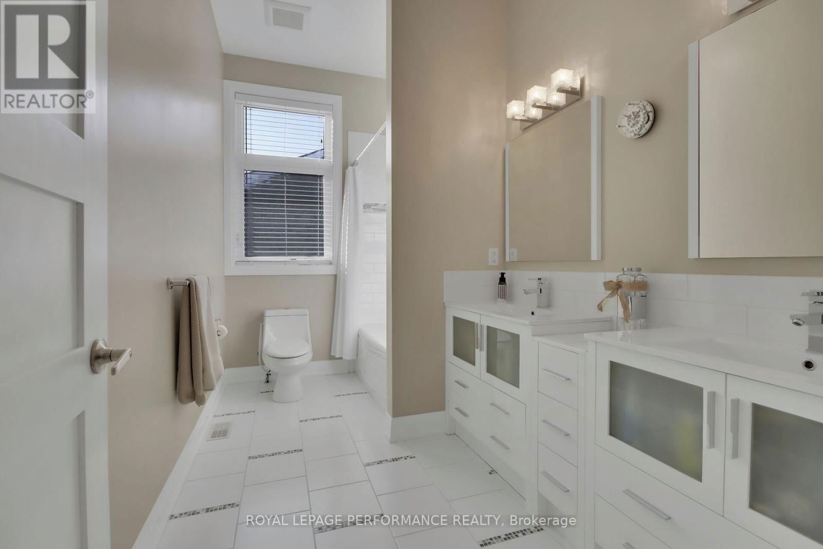 7412 BLUE WATER CRESCENT Image 30
