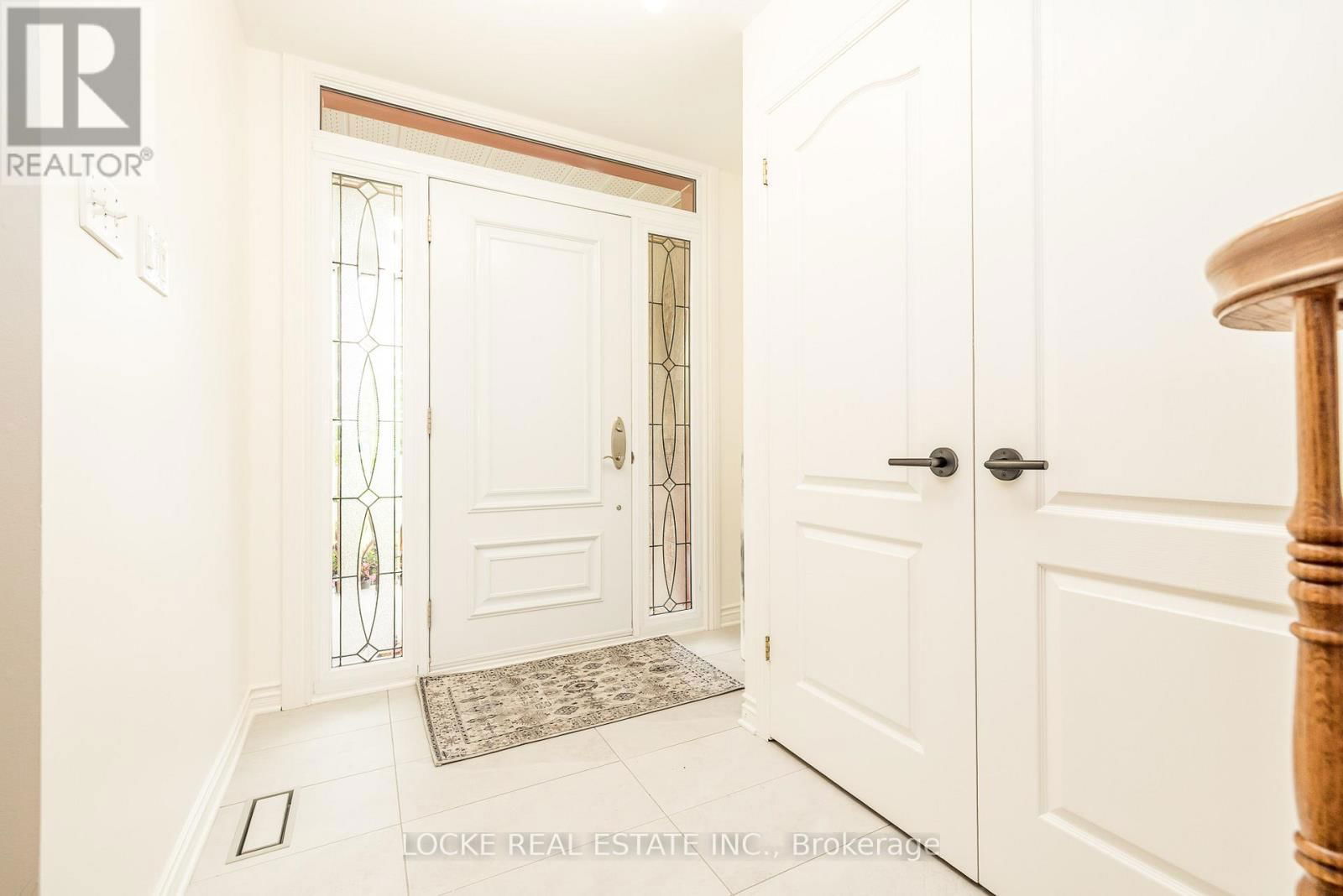5845 GLADEWOODS PLACE Image 6