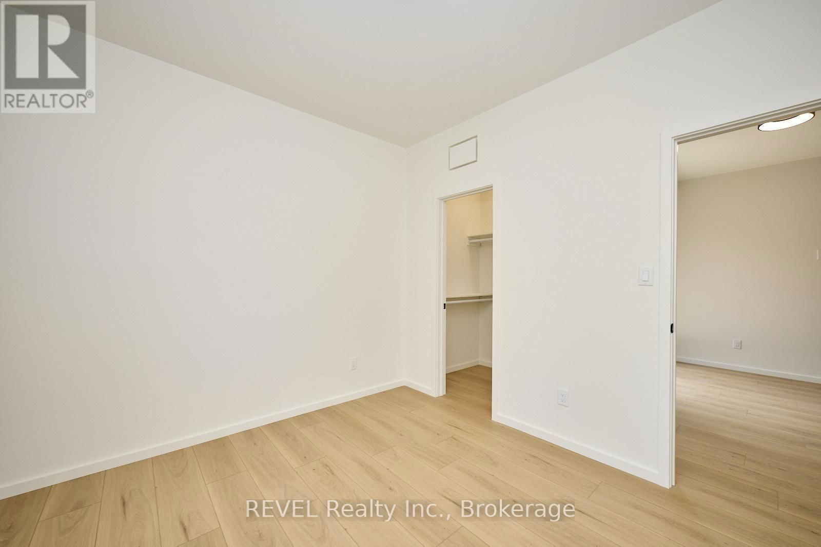 Unit 2 - 5361 VALLEY WAY Image 5