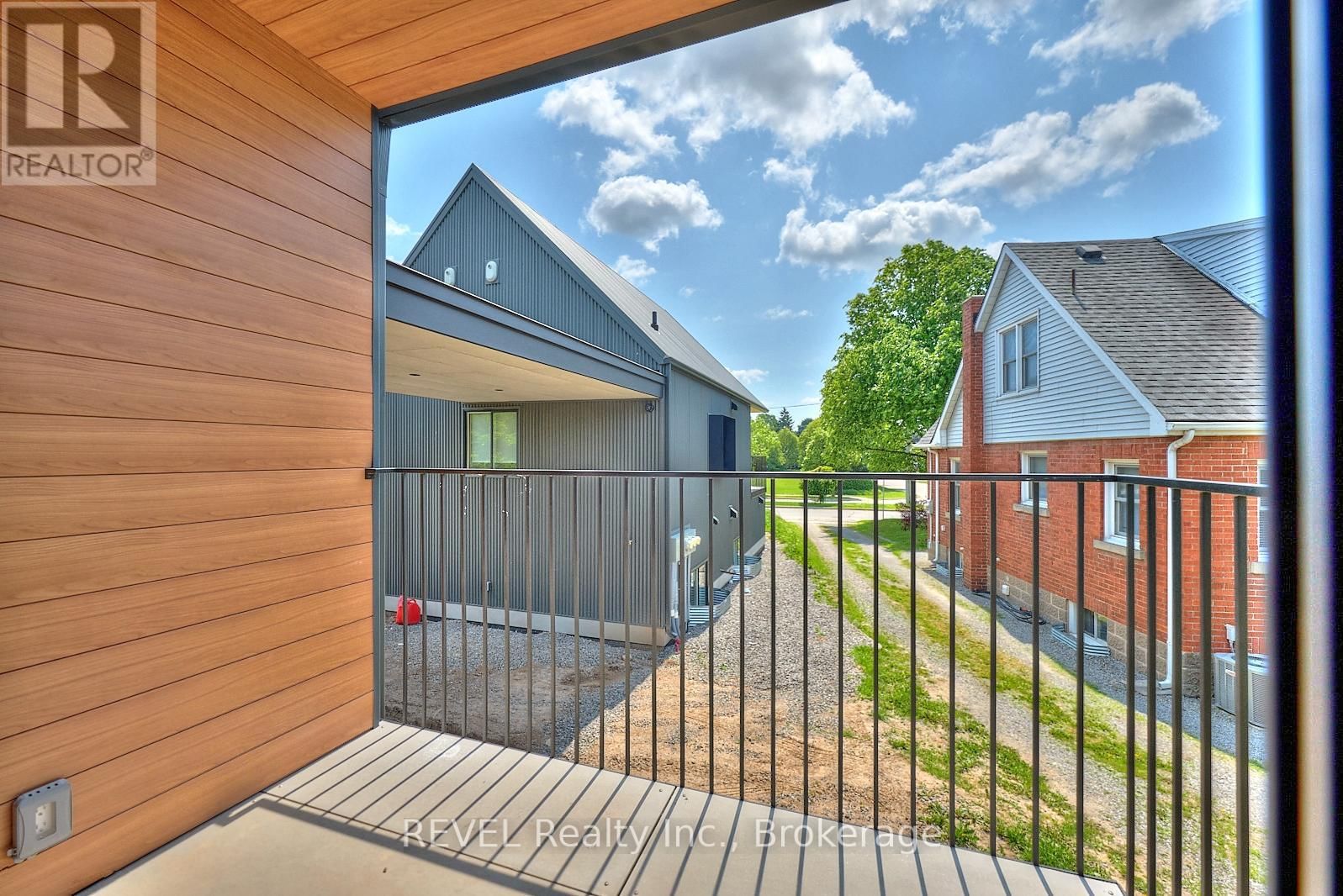 Unit 2 - 5361 VALLEY WAY Image 9