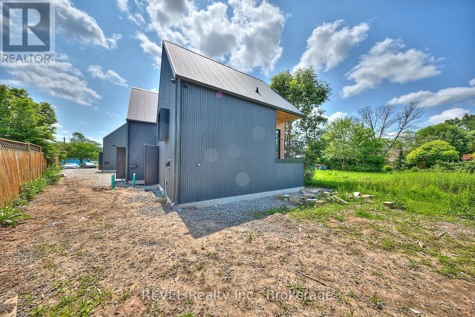 Unit 3 - 5361 VALLEY WAY Image 3
