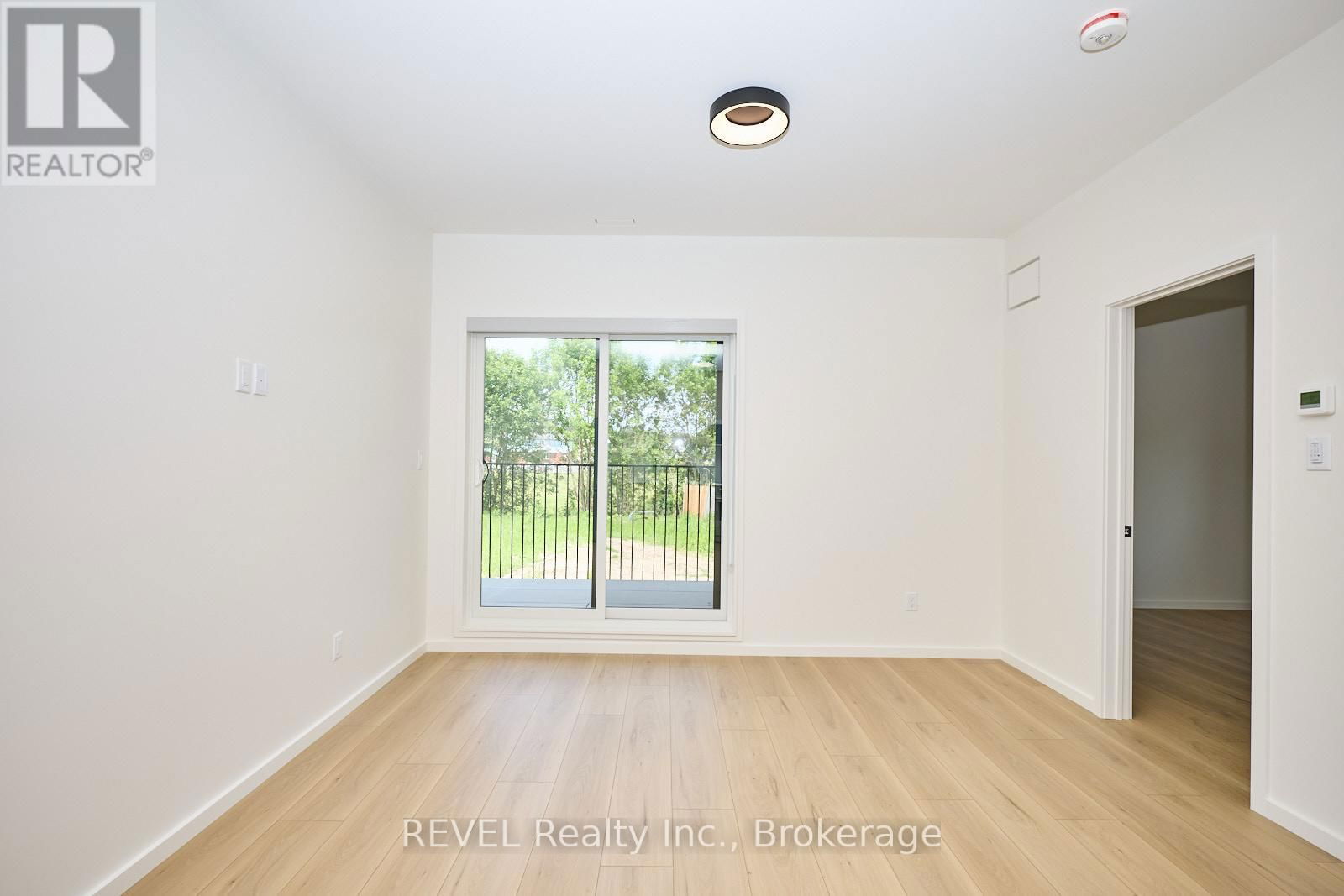 Unit 3 - 5361 VALLEY WAY Image 8