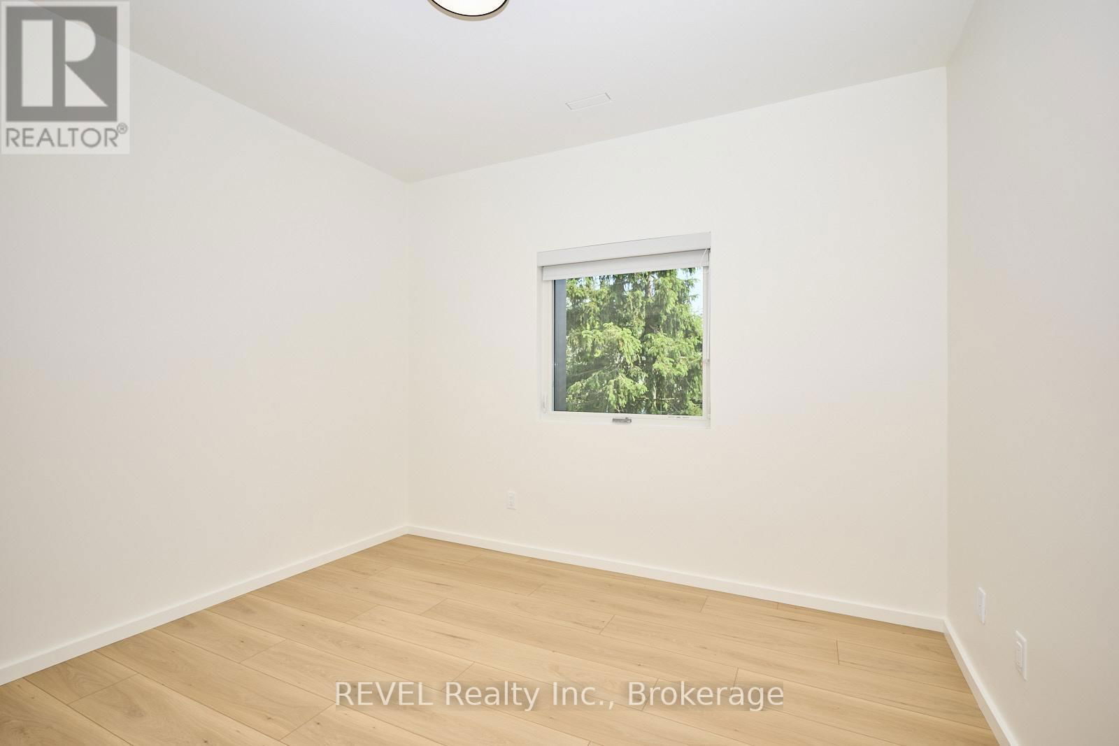 Unit 3 - 5361 VALLEY WAY Image 9