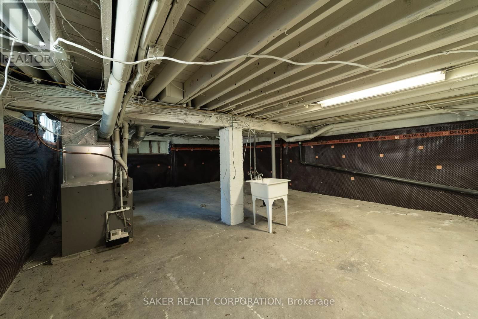 9 STATION STREET Image 39