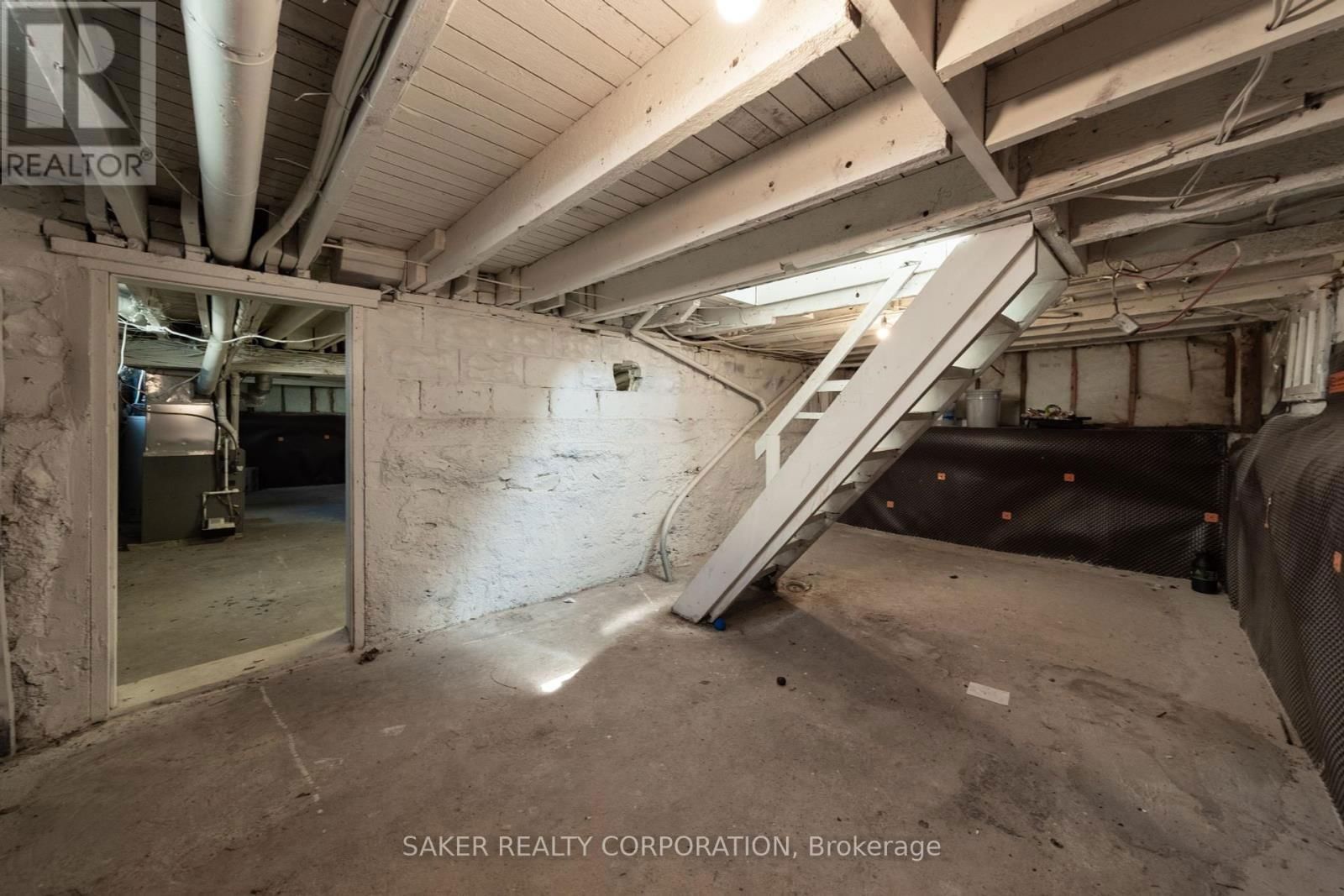 9 STATION STREET Image 40