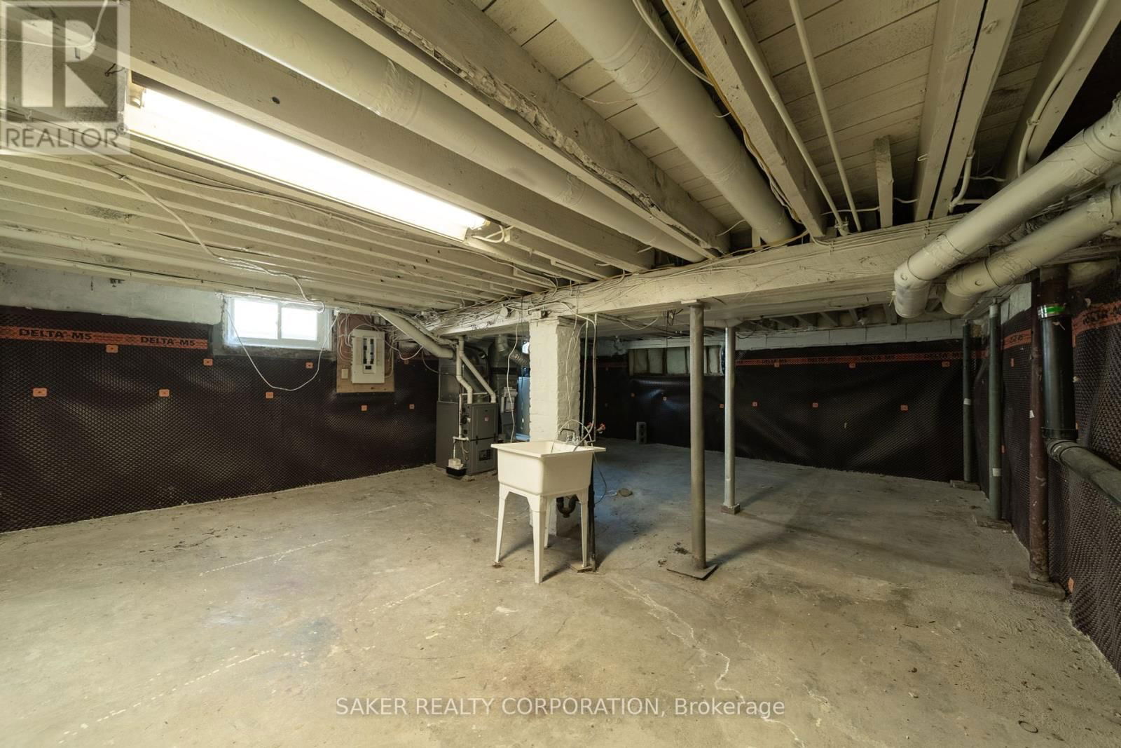 9 STATION STREET Image 42