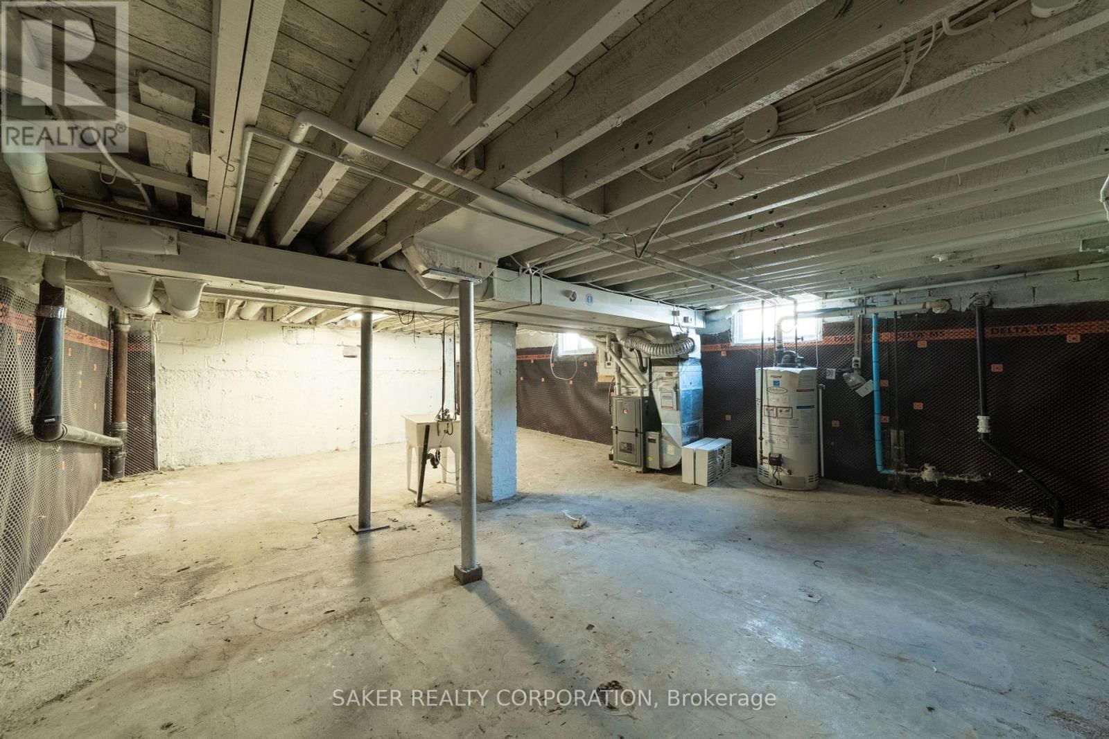 9 STATION STREET Image 43