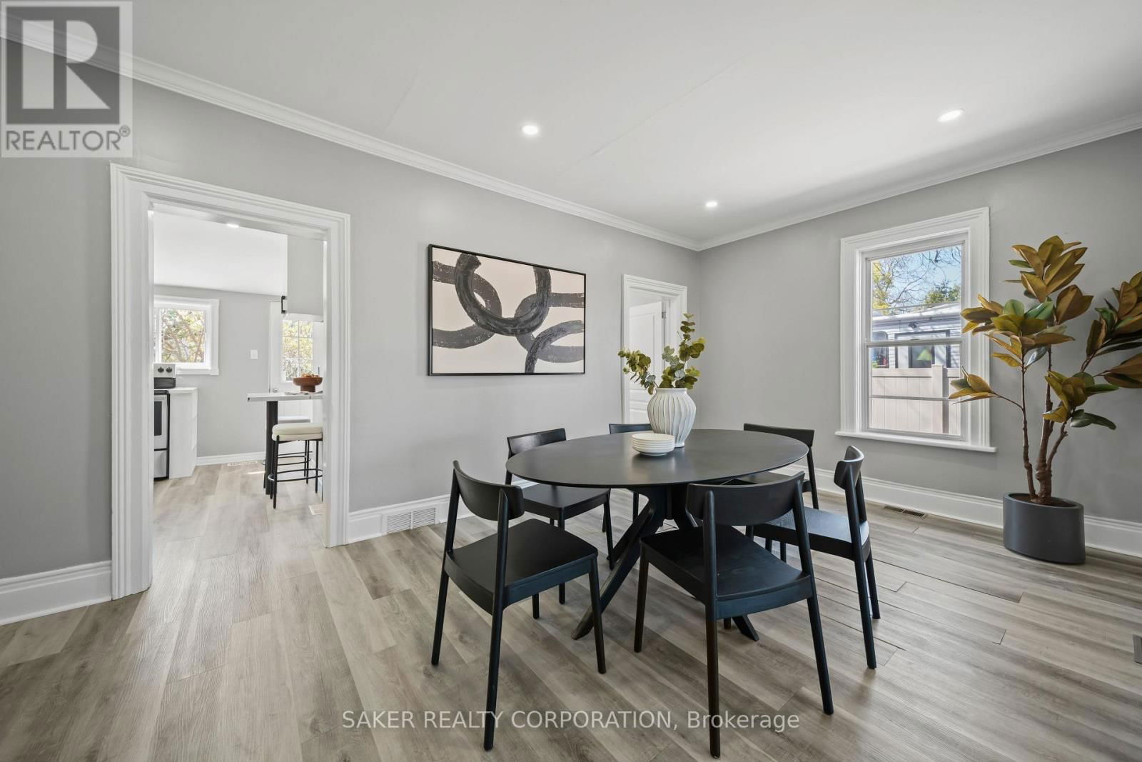 9 STATION STREET Image 9