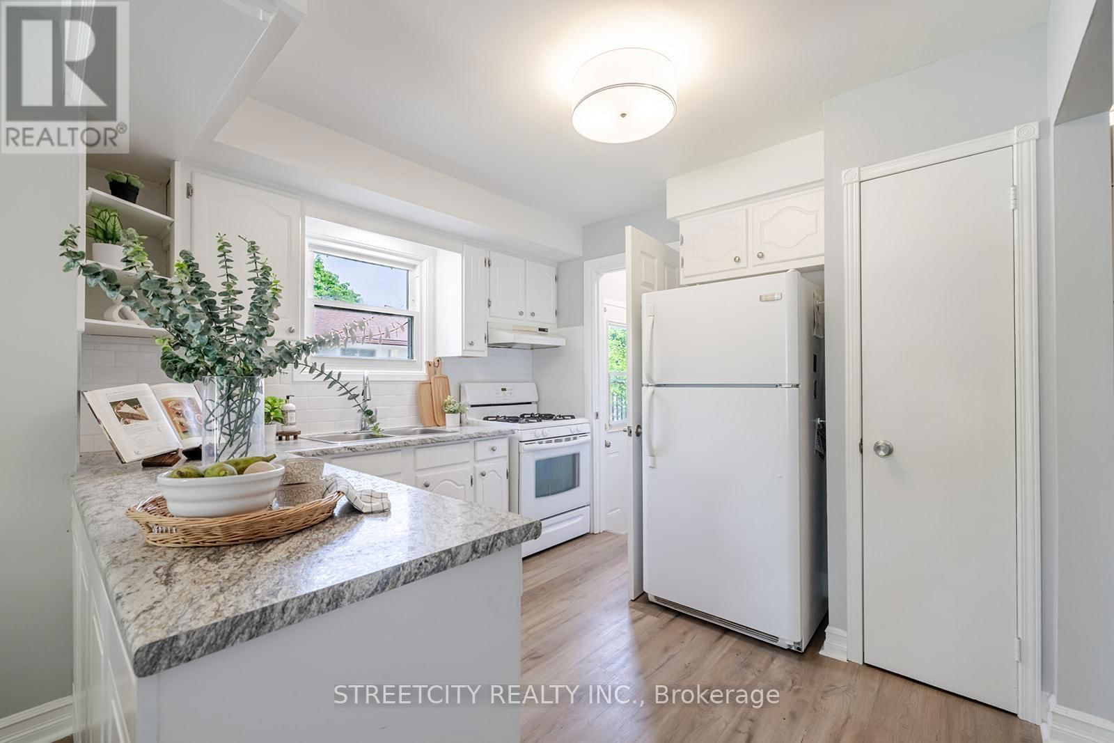 41 FENNELL CRESCENT Image 11