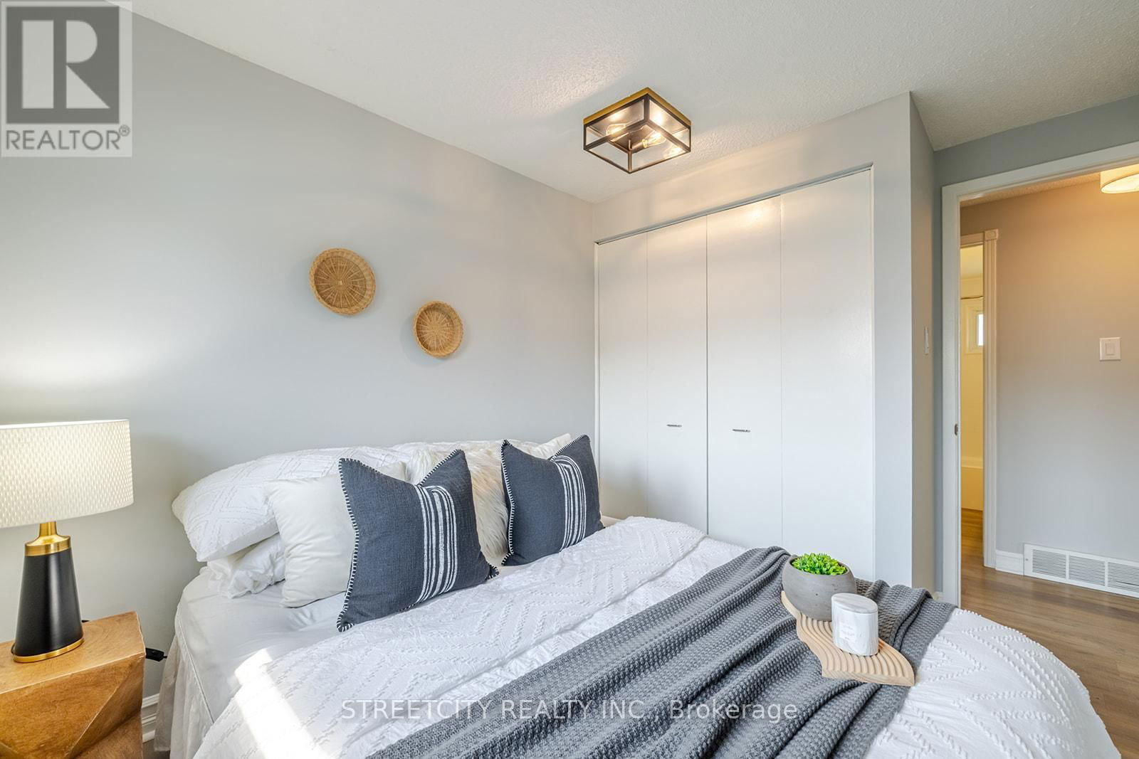 41 FENNELL CRESCENT Image 20