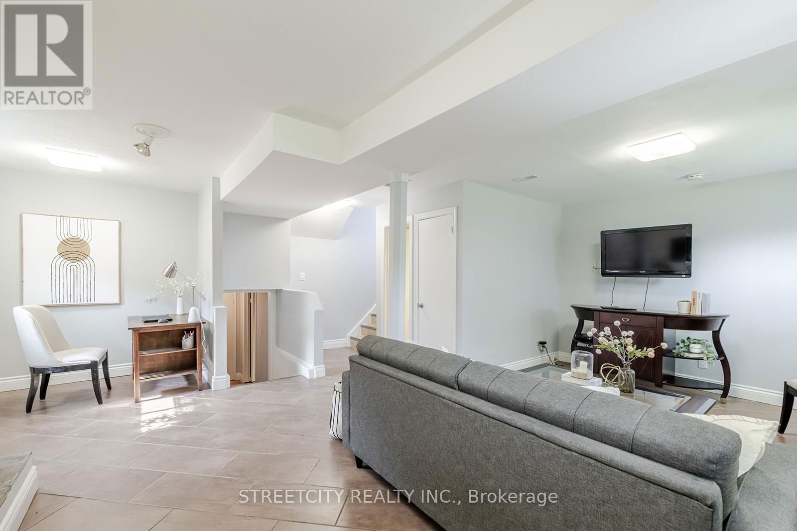 41 FENNELL CRESCENT Image 23