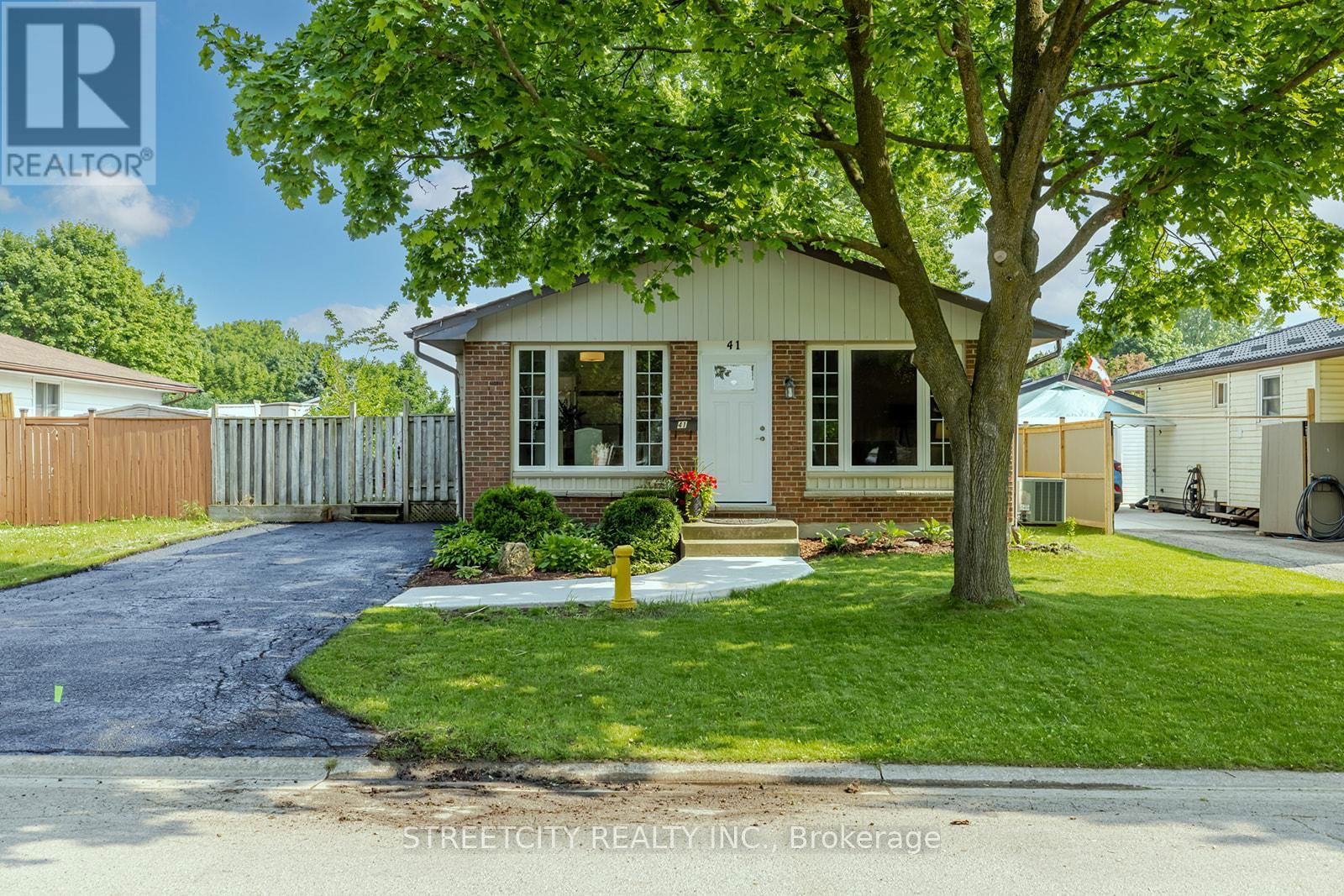 41 FENNELL CRESCENT Image 3