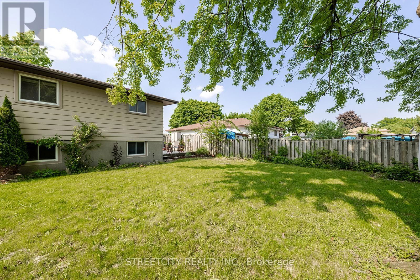 41 FENNELL CRESCENT Image 32