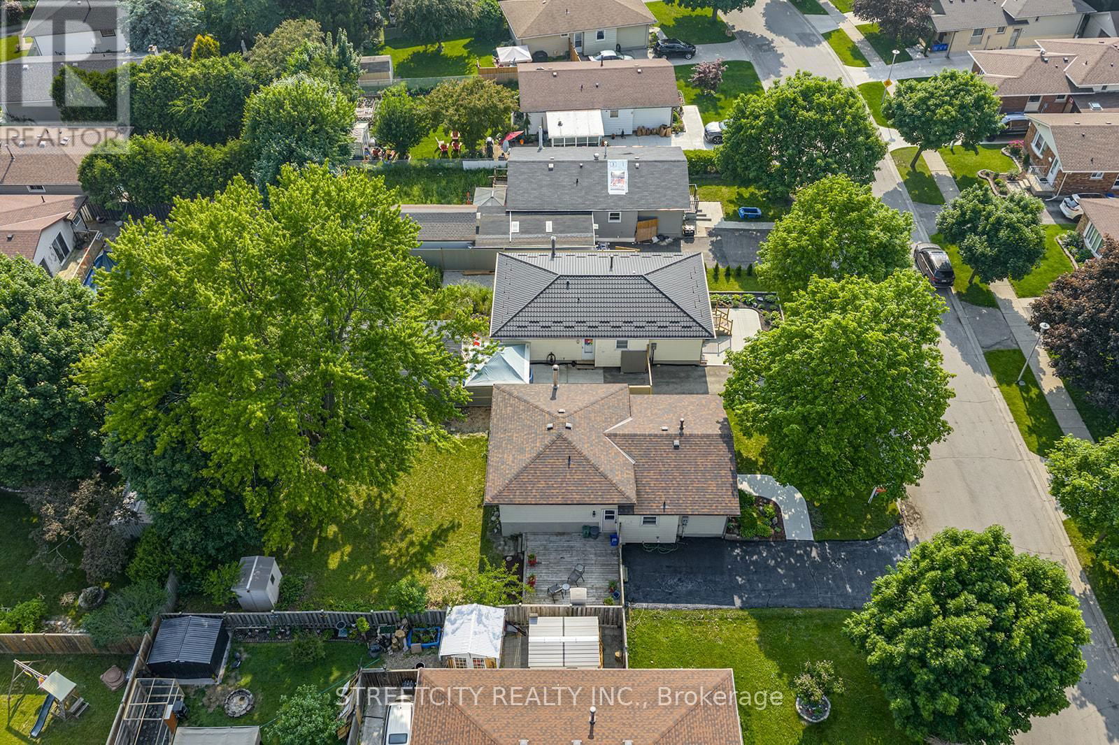 41 FENNELL CRESCENT Image 40
