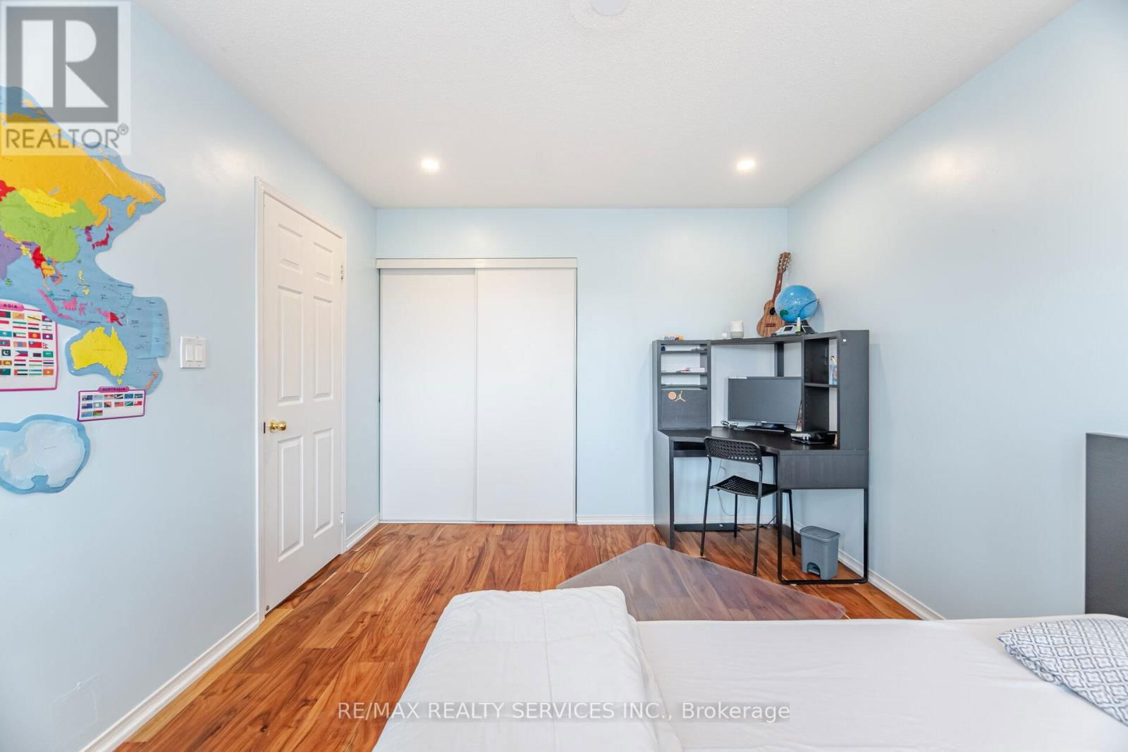 23 FENWICK PLACE Image 32