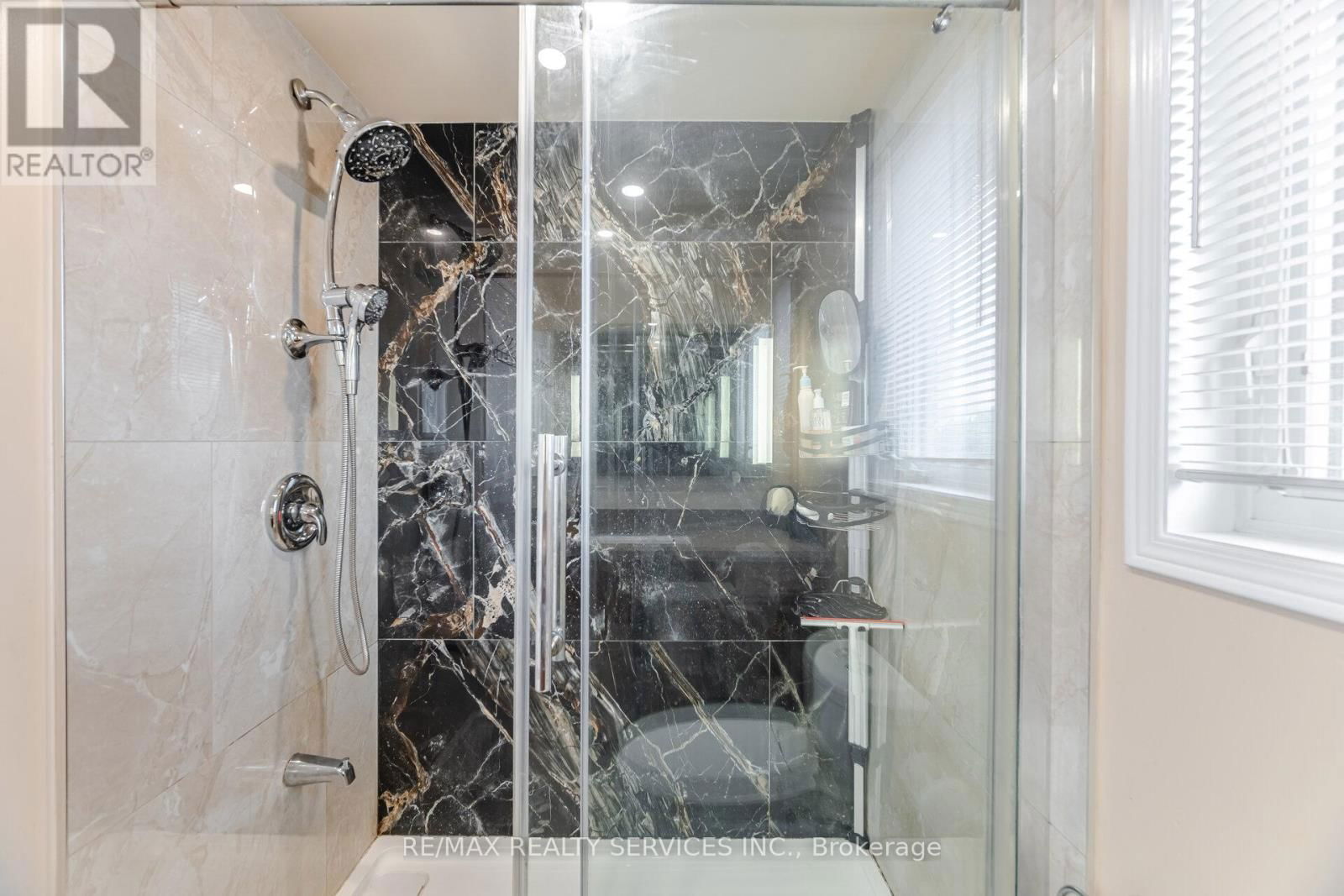 23 FENWICK PLACE Image 36
