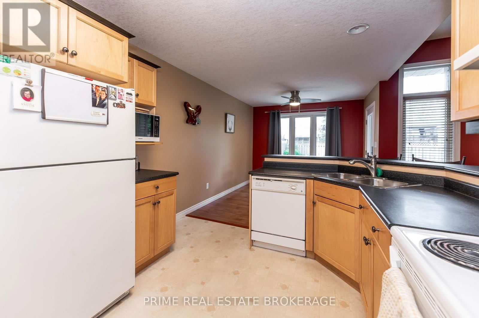 44 RIVERBANK DRIVE Image 14