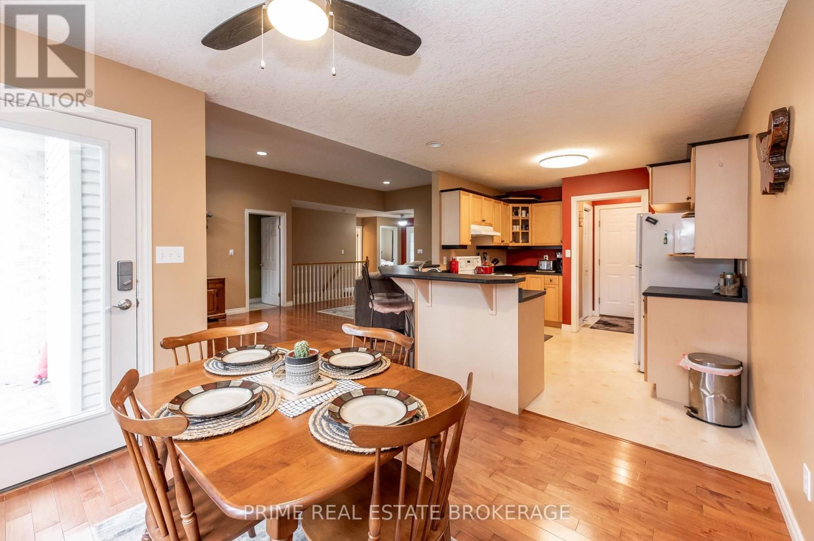 44 RIVERBANK DRIVE Image 18
