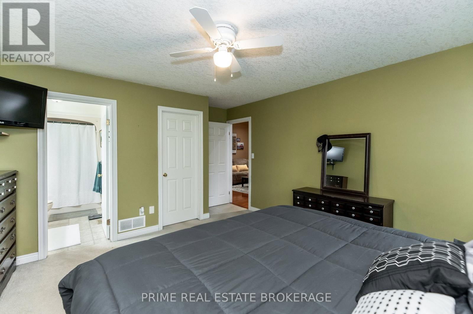 44 RIVERBANK DRIVE Image 22