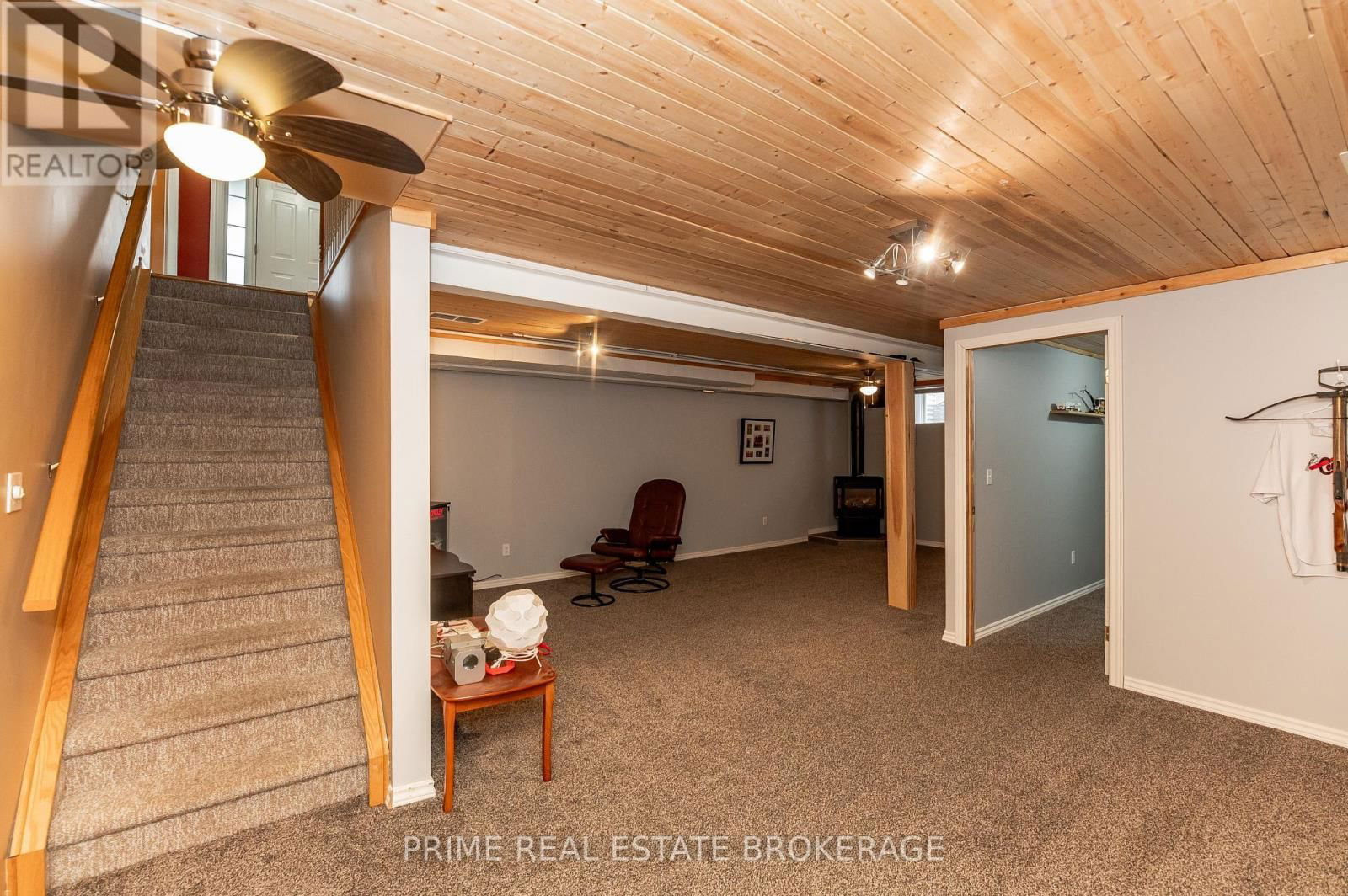 44 RIVERBANK DRIVE Image 29