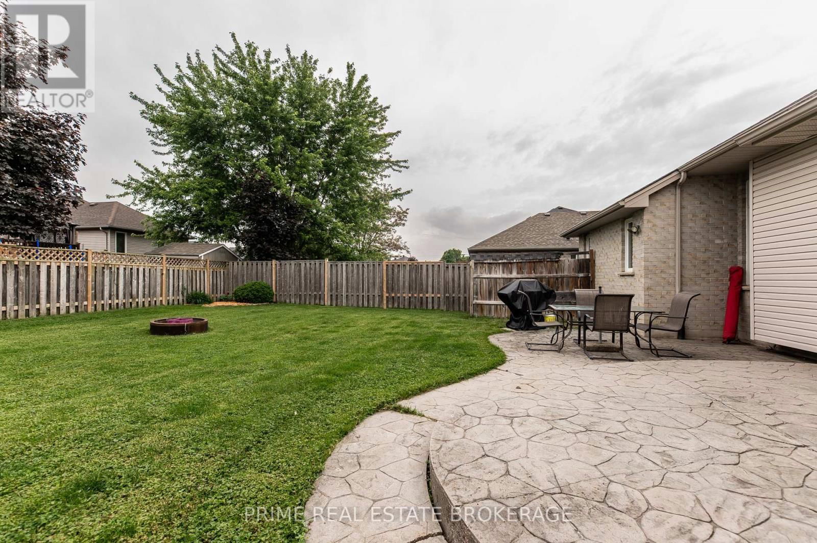 44 RIVERBANK DRIVE Image 3