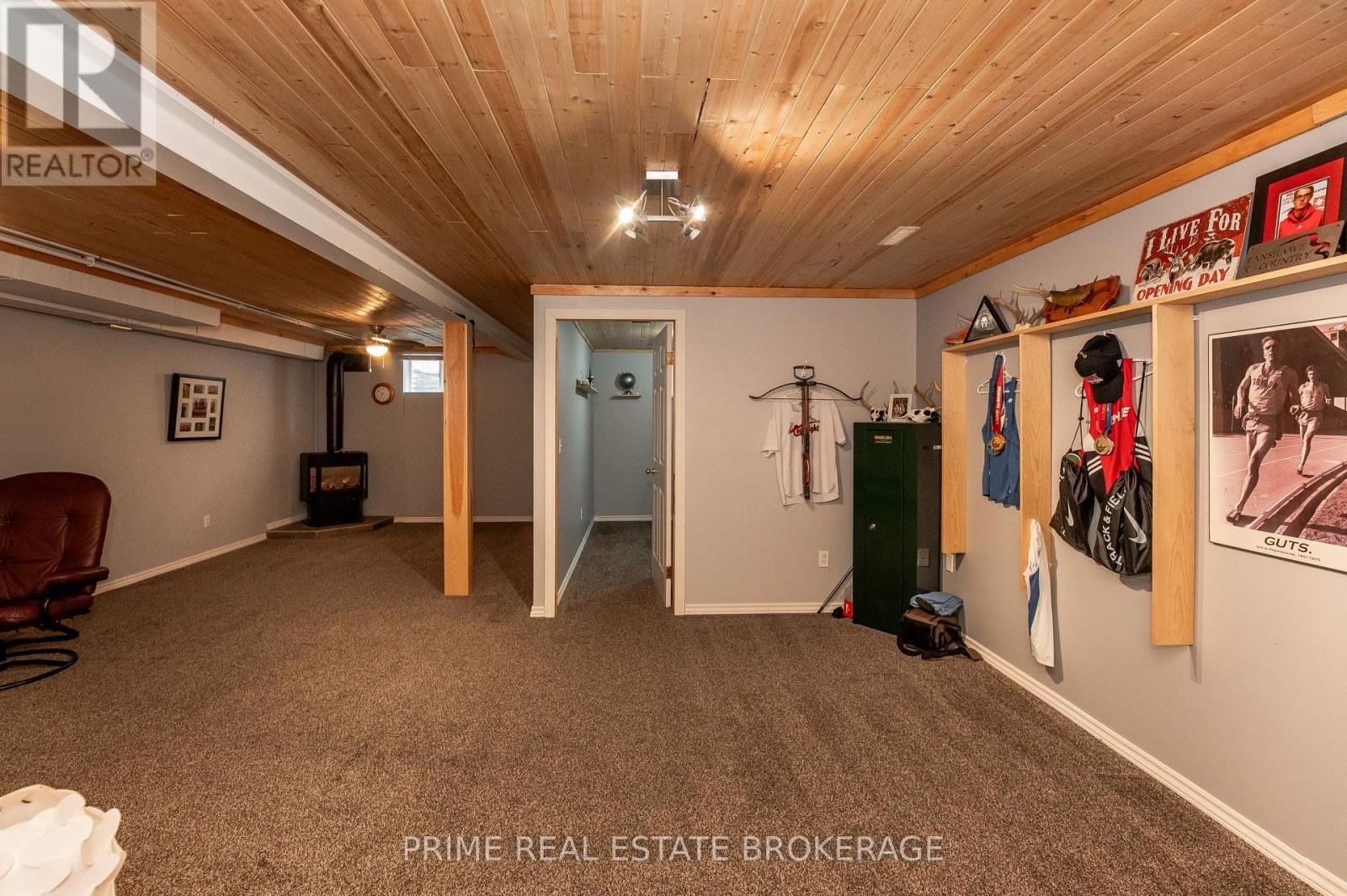 44 RIVERBANK DRIVE Image 30