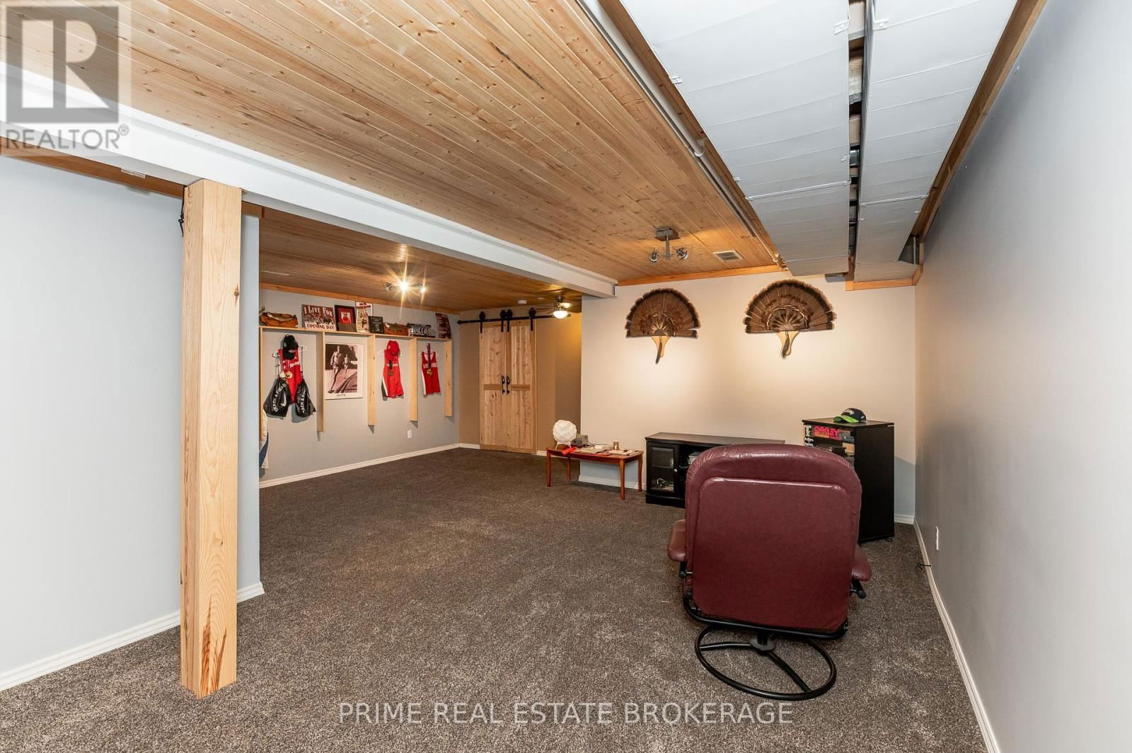 44 RIVERBANK DRIVE Image 32