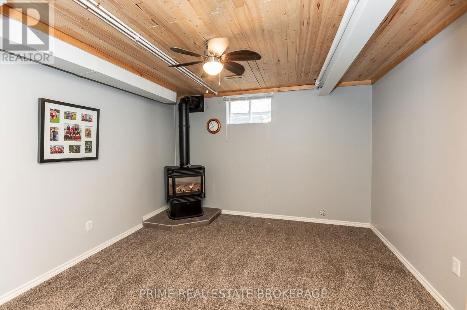 44 RIVERBANK DRIVE Image 34