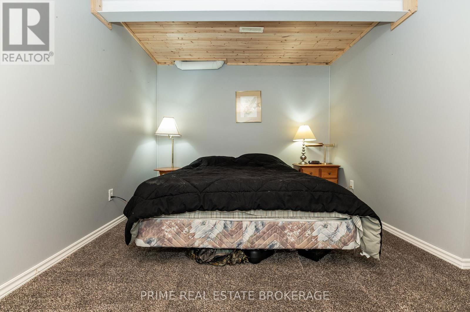 44 RIVERBANK DRIVE Image 35