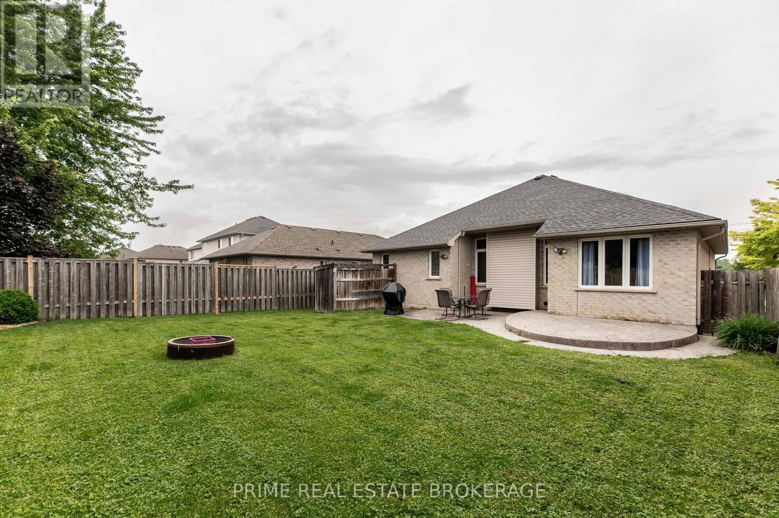 44 RIVERBANK DRIVE Image 4