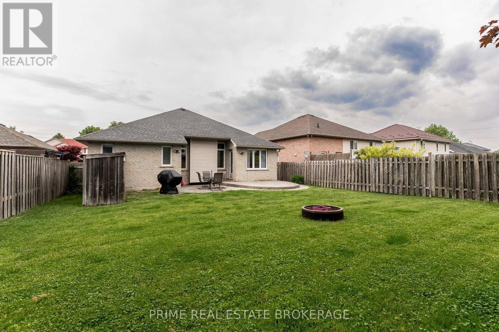 44 RIVERBANK DRIVE Image 5