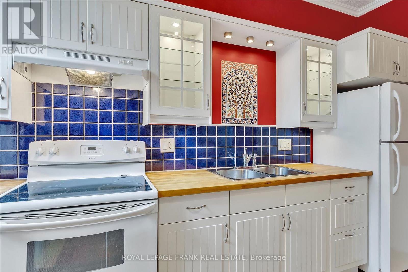 565 GILMOUR STREET Image 13