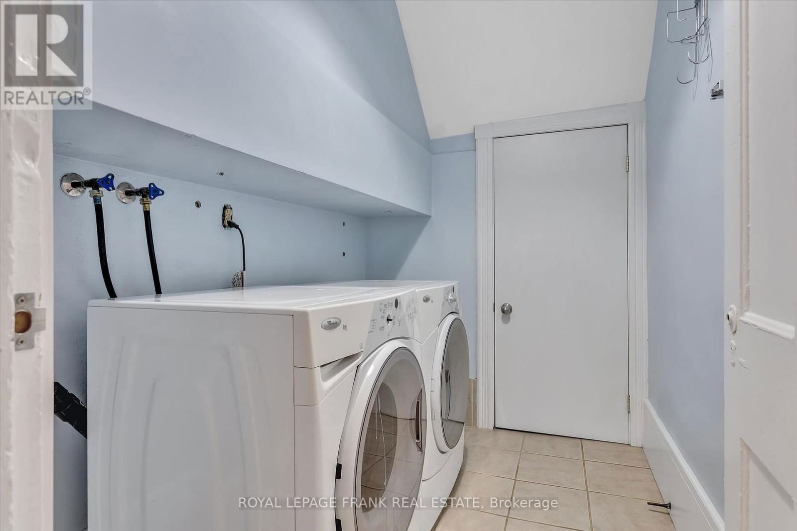 565 GILMOUR STREET Image 17