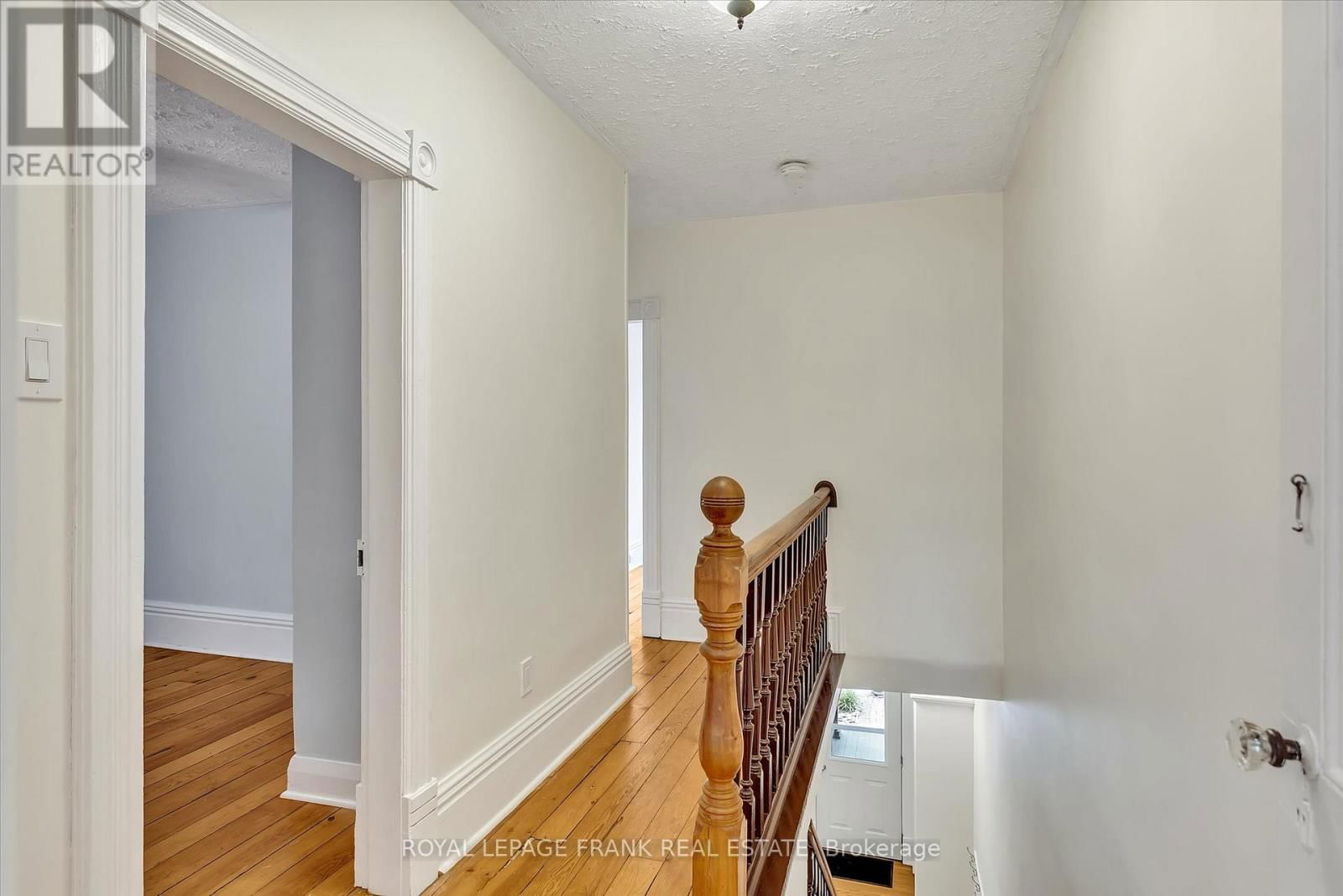 565 GILMOUR STREET Image 18