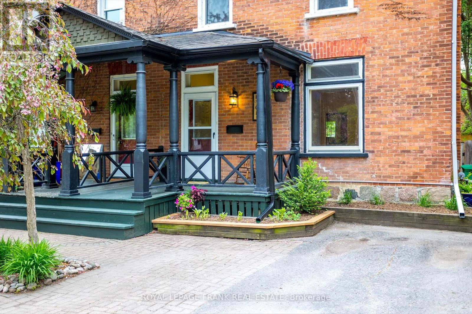 565 GILMOUR STREET Image 2