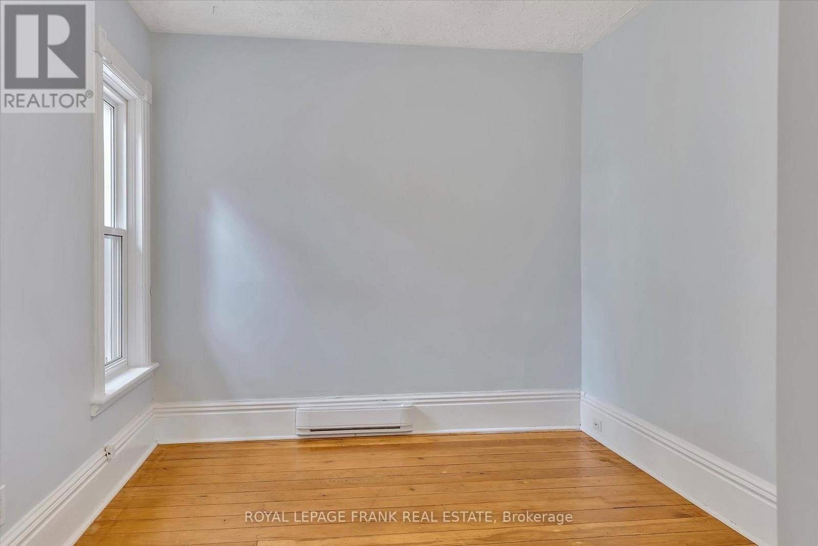 565 GILMOUR STREET Image 22