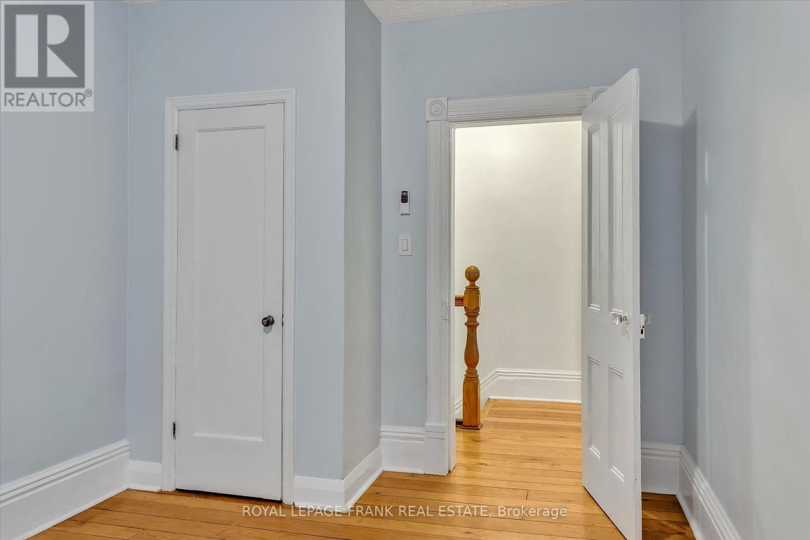565 GILMOUR STREET Image 23