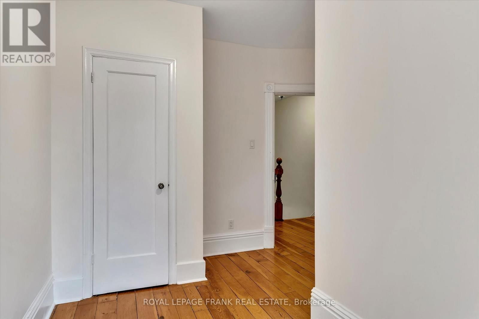 565 GILMOUR STREET Image 29